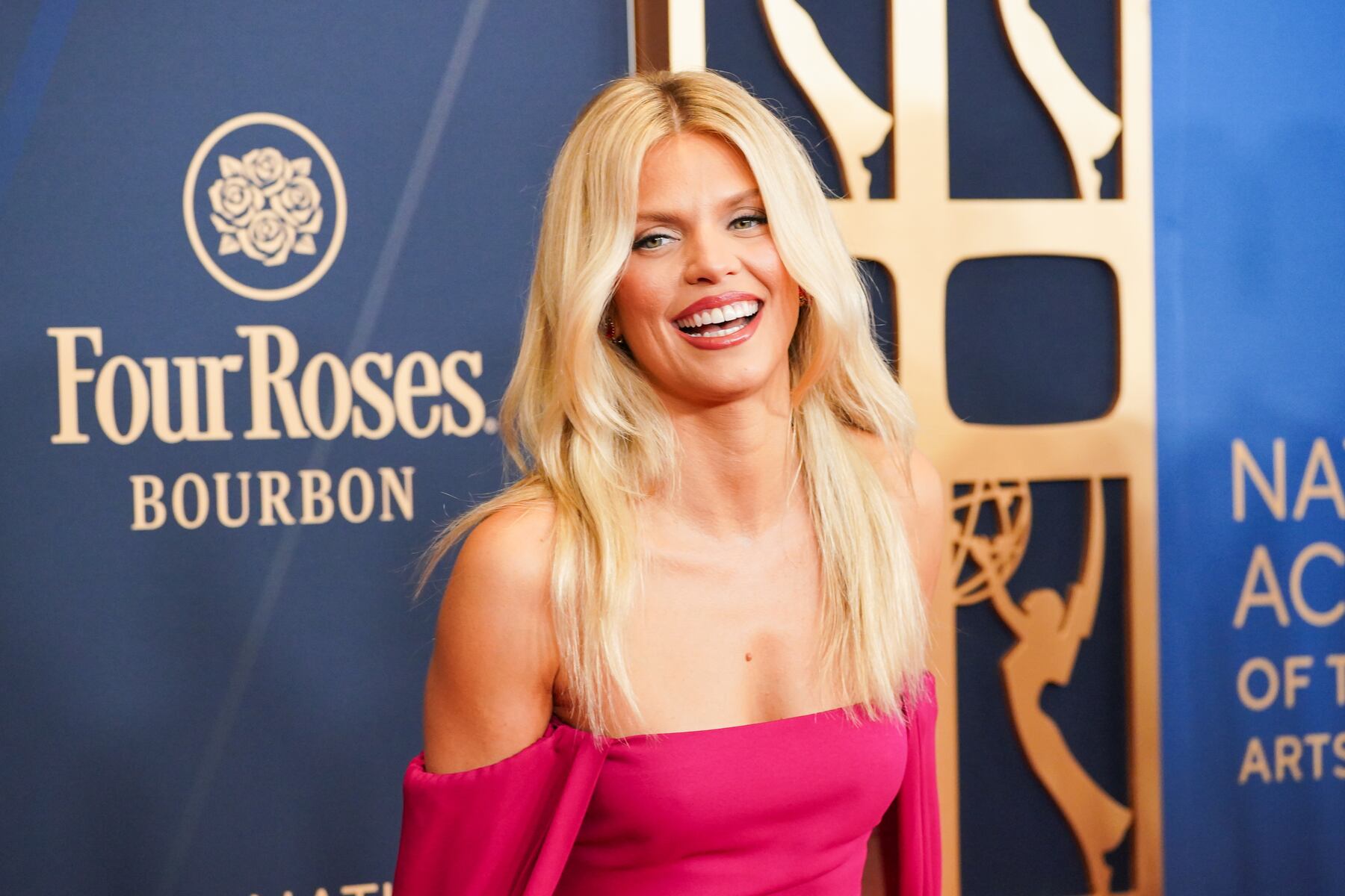 Actress asks public to help pay for her wedding despite multimillion-dollar net worth