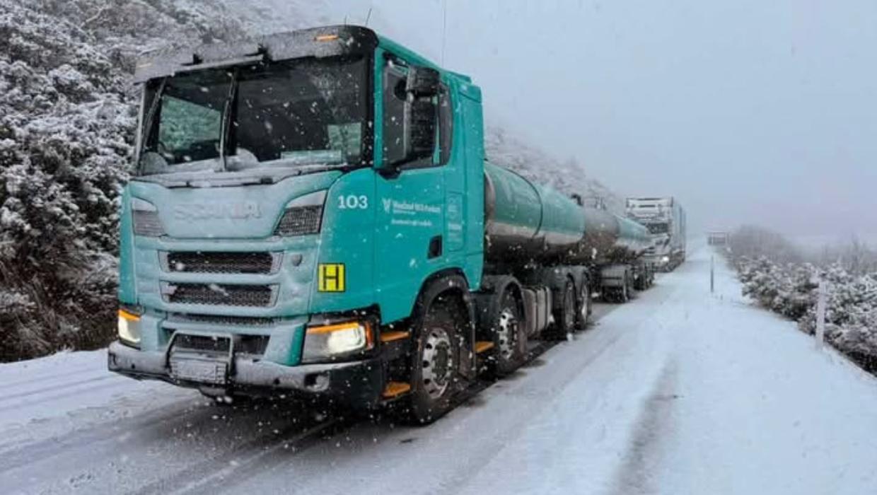 Heavy snow closes two highways as bitter southerly grips New Zealand