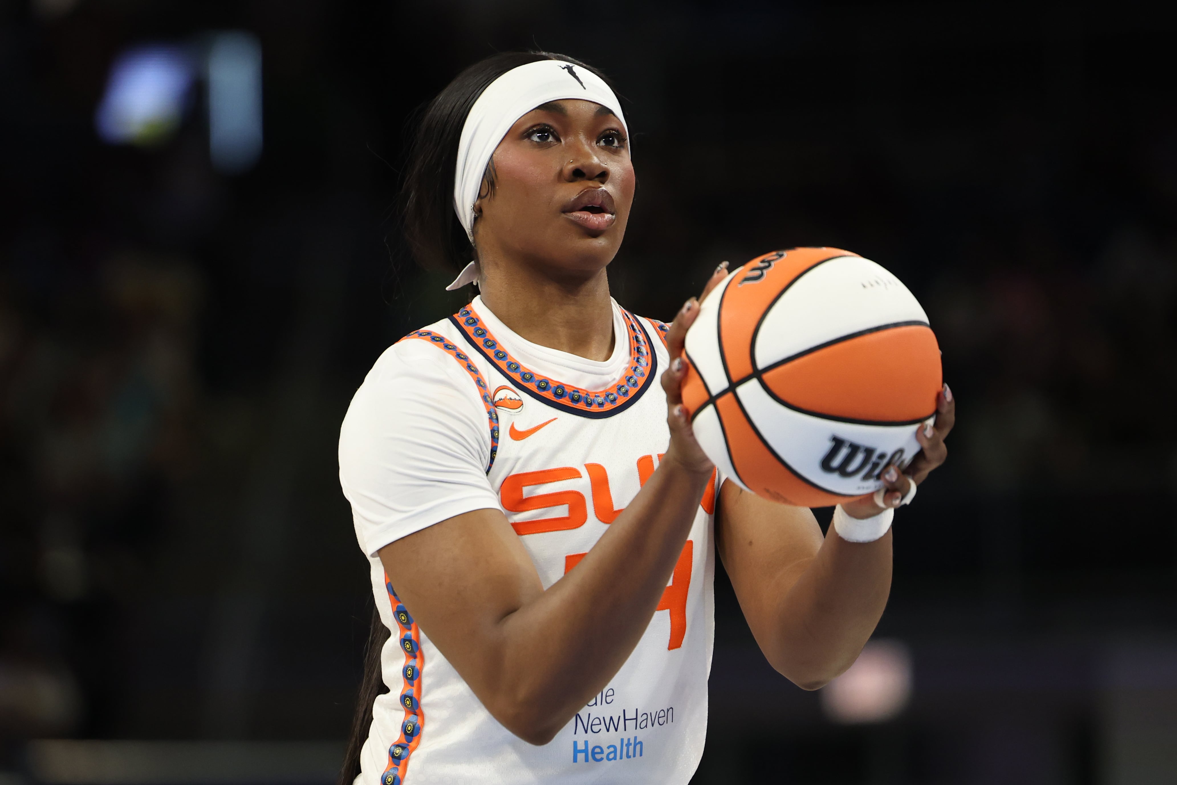 Tempo land forward Aneesah Morrow in trade with the Connecticut Sun