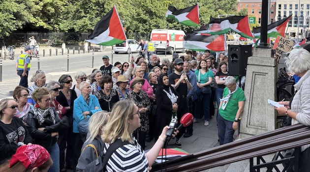 Protesters gather in solidarity with Gazan students denied visas to Ireland