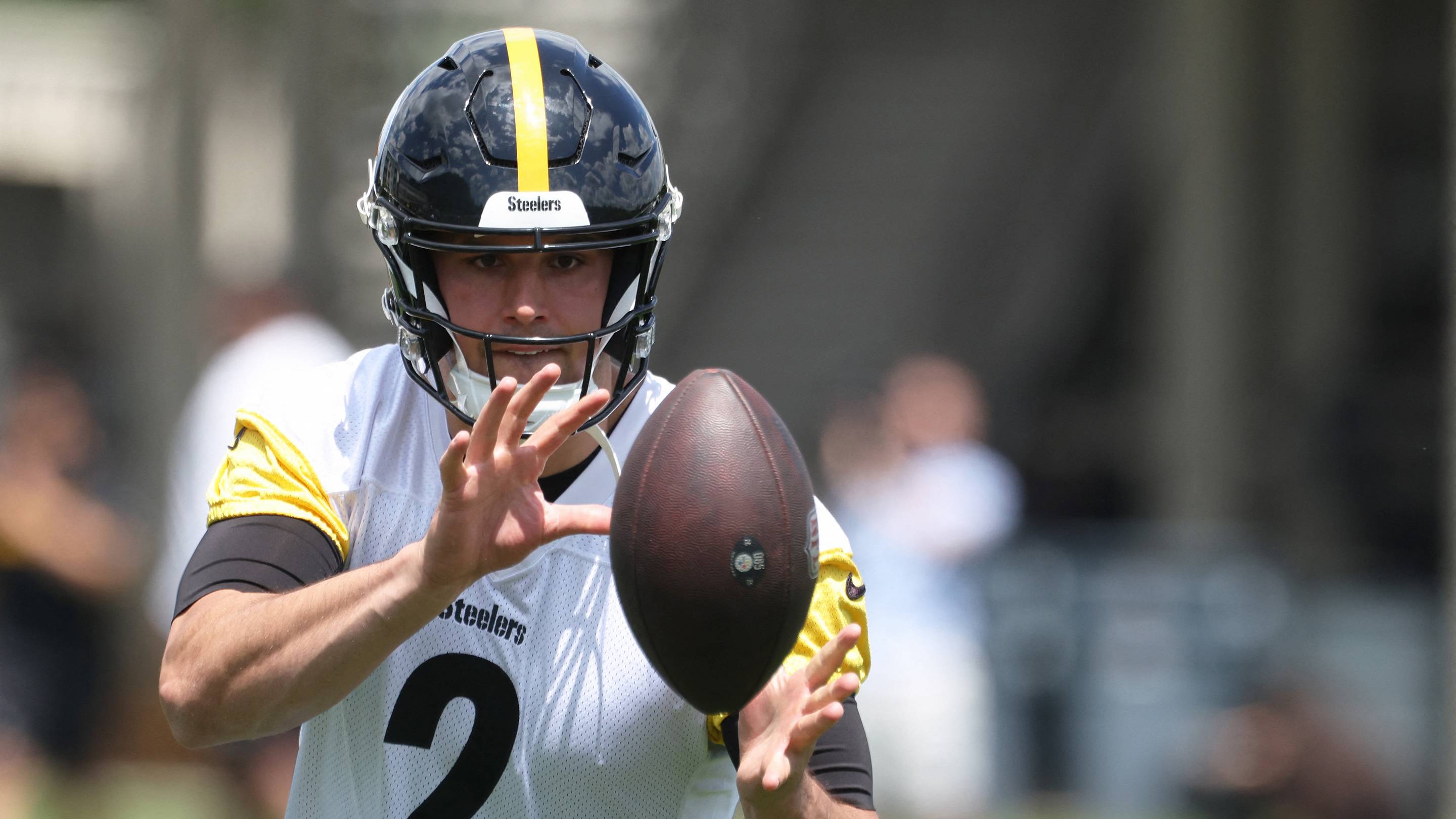 Mason Rudolph Isn't Changing for Steelers QB Battle