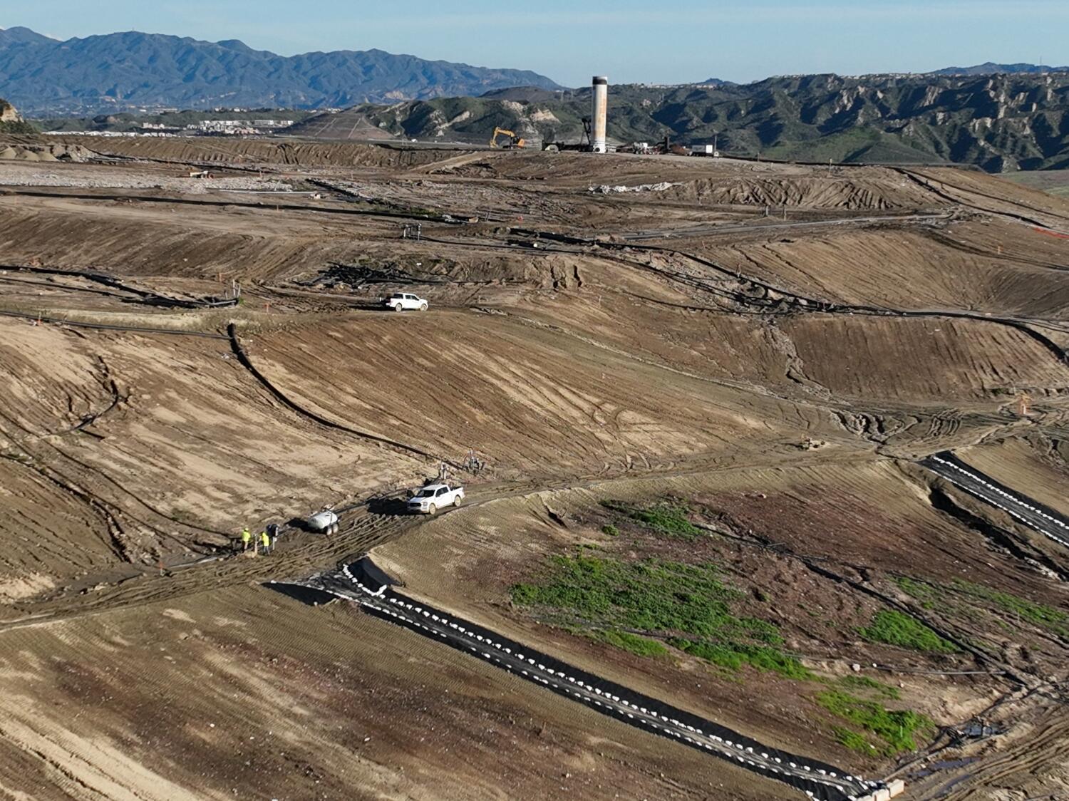 Law firm says it has lost touch with hundreds of clients suing over L.A. County landfill