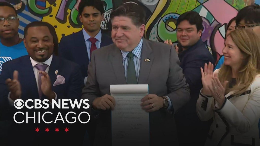 Pritzker signs law to protect kids on social media
