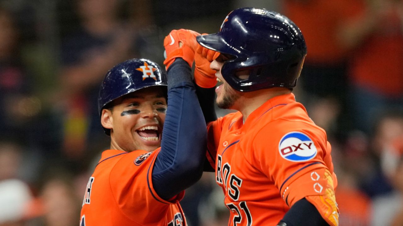 Astros crush Rangers, leap into first place in AL West