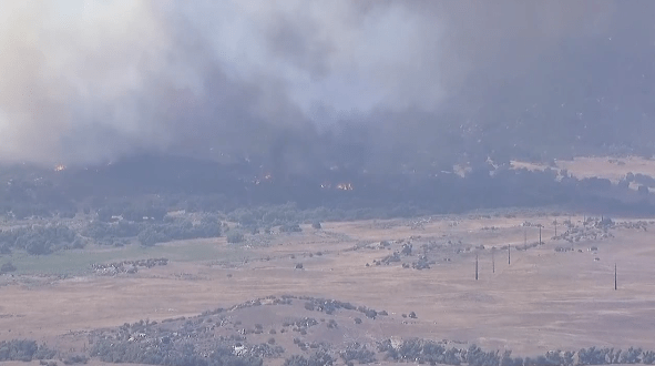 Three hundred firefighters battle Grade Fire in Cleveland National Forest