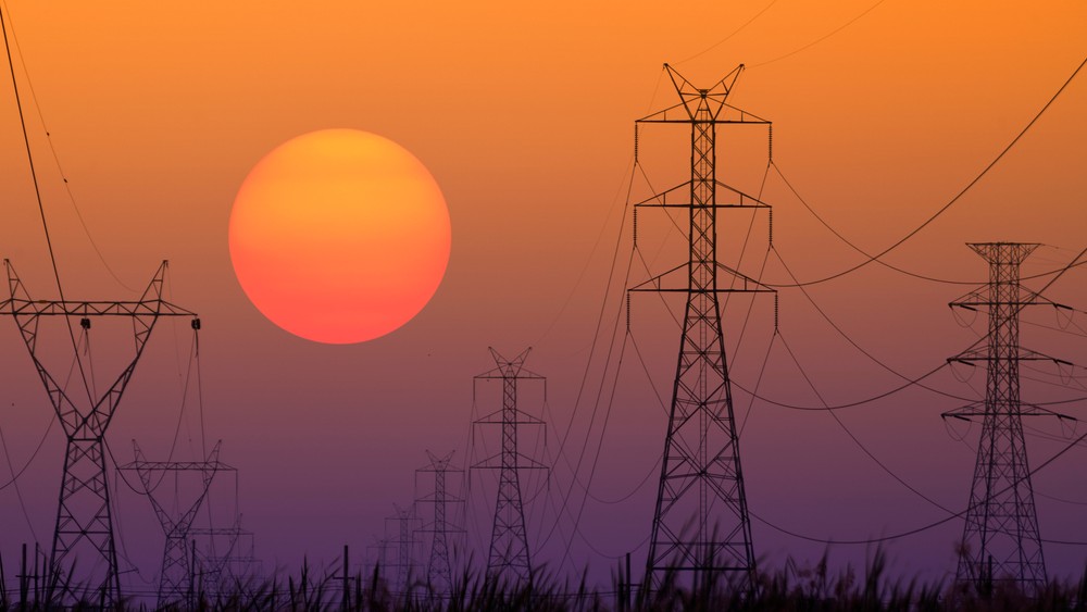 Alliant Energy Reaffirms 2026 Outlook as Data Center Growth Supports Demand