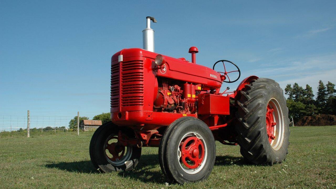 Man buys back grandfather’s 1953 tractor 62 years later, restores it