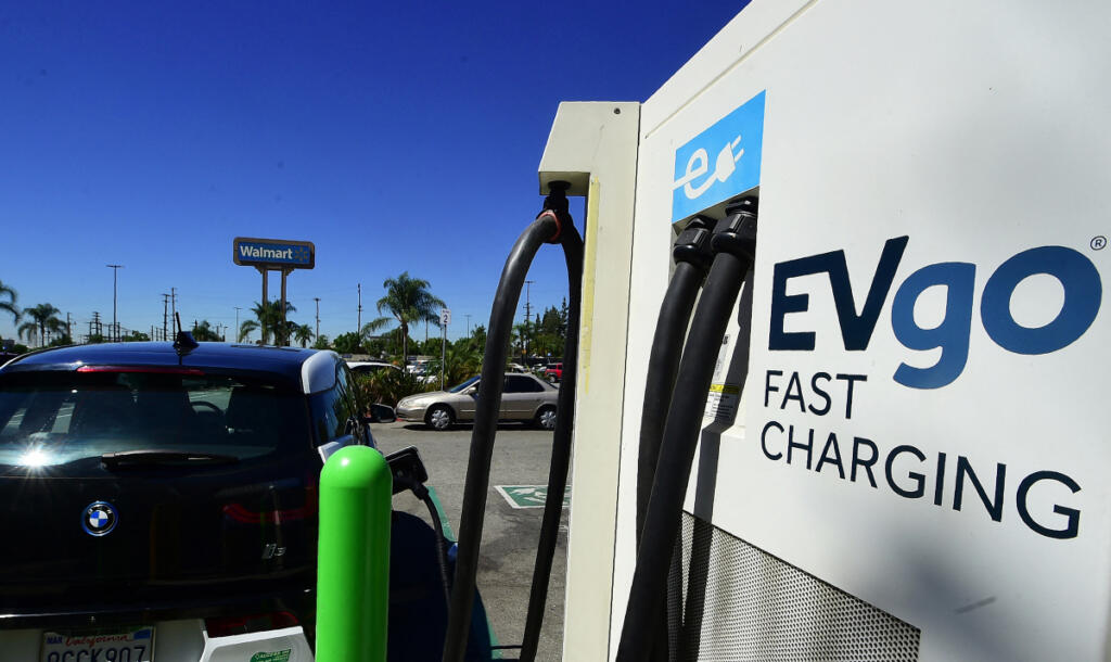 Walmart leapfrogs EV charging competitors with rapid buildout