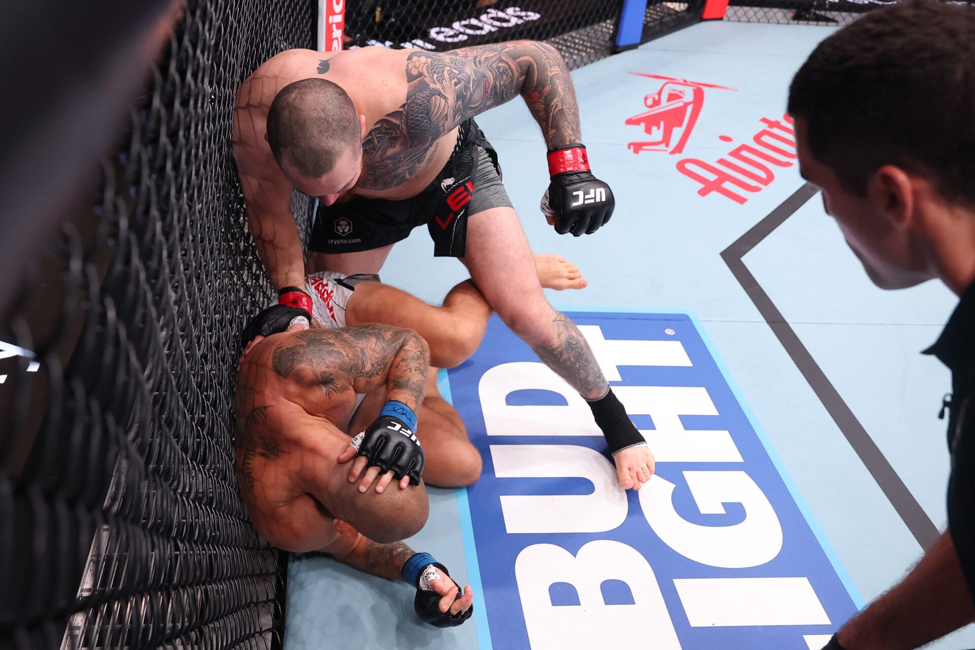 UFC Belgrade mismatch with 47.5lb weight difference results in sickening 1st round knockout