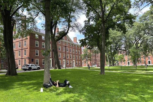 Legacy Admissions at Elite Colleges May Be Living on Borrowed Time Thanks to These Senators