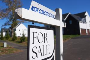 U.S. economy sluggish, mortgage rates highest in a year