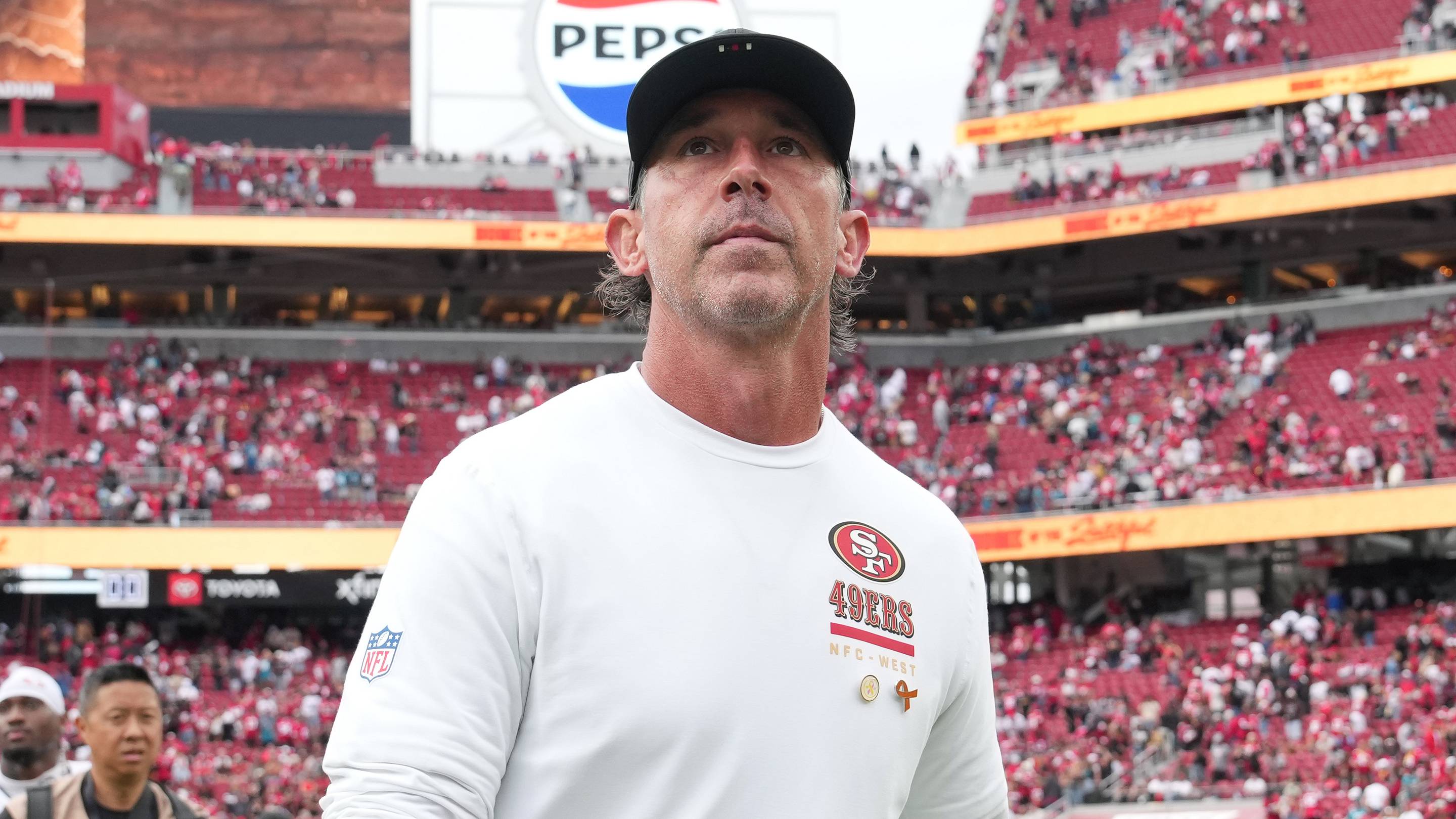 Klay Kubiak Explains How 49ers Function Without Kyle Shanahan Present