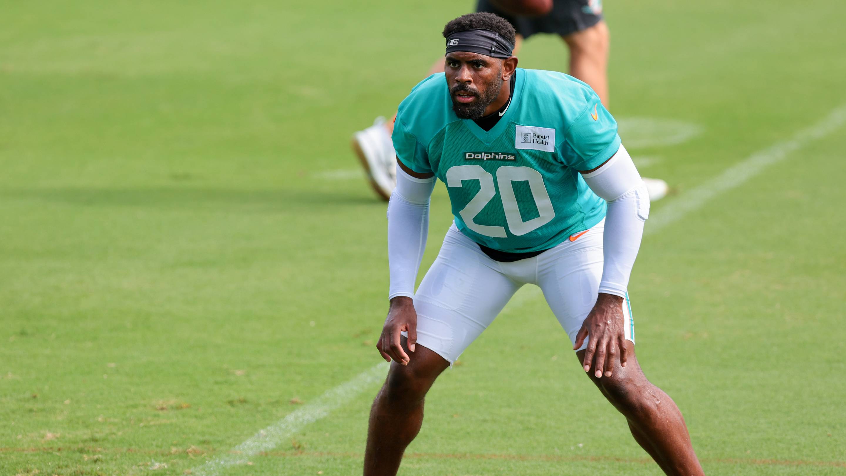 Jordyn Brooks Rumor Squashes Buzz Surrounding Cowboys-Dolphins Trade
