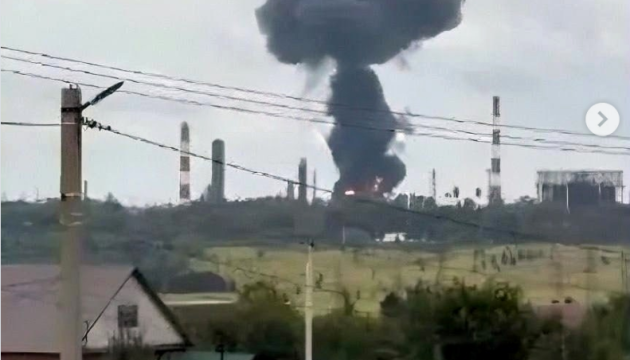 Drones strike oil refinery in Ufa, more than 1,700 kilometers from Ukrainian border