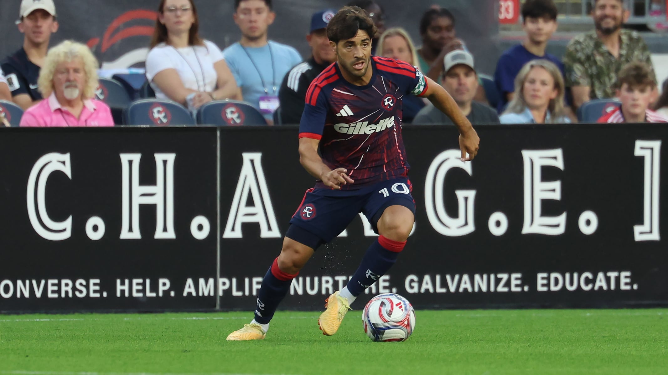 New England Revolution give up two-goal lead, draw with CF Montréal