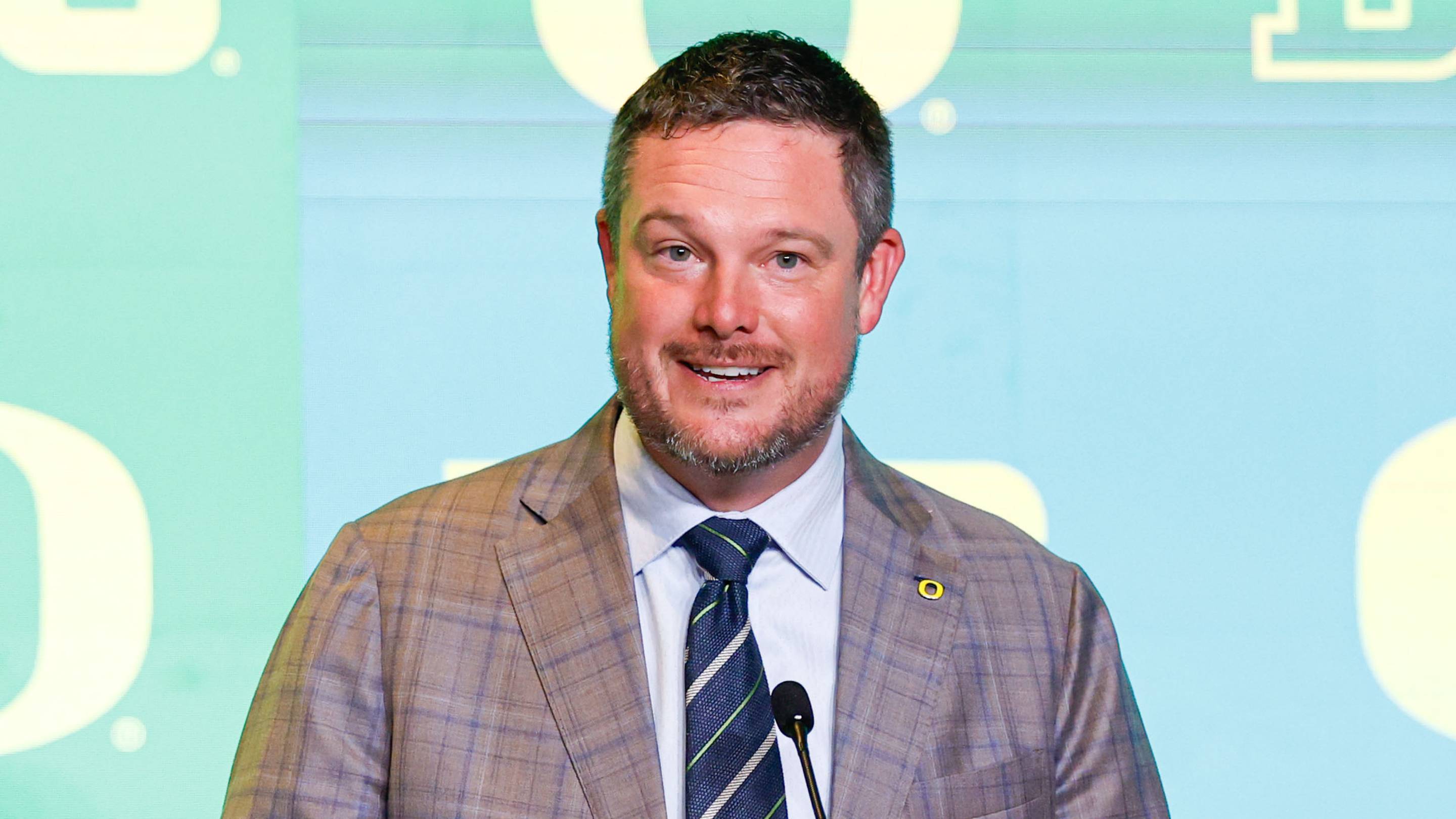 Oregon Coach Dan Lanning Shares Uncensored Thoughts on New Eligibility Rules