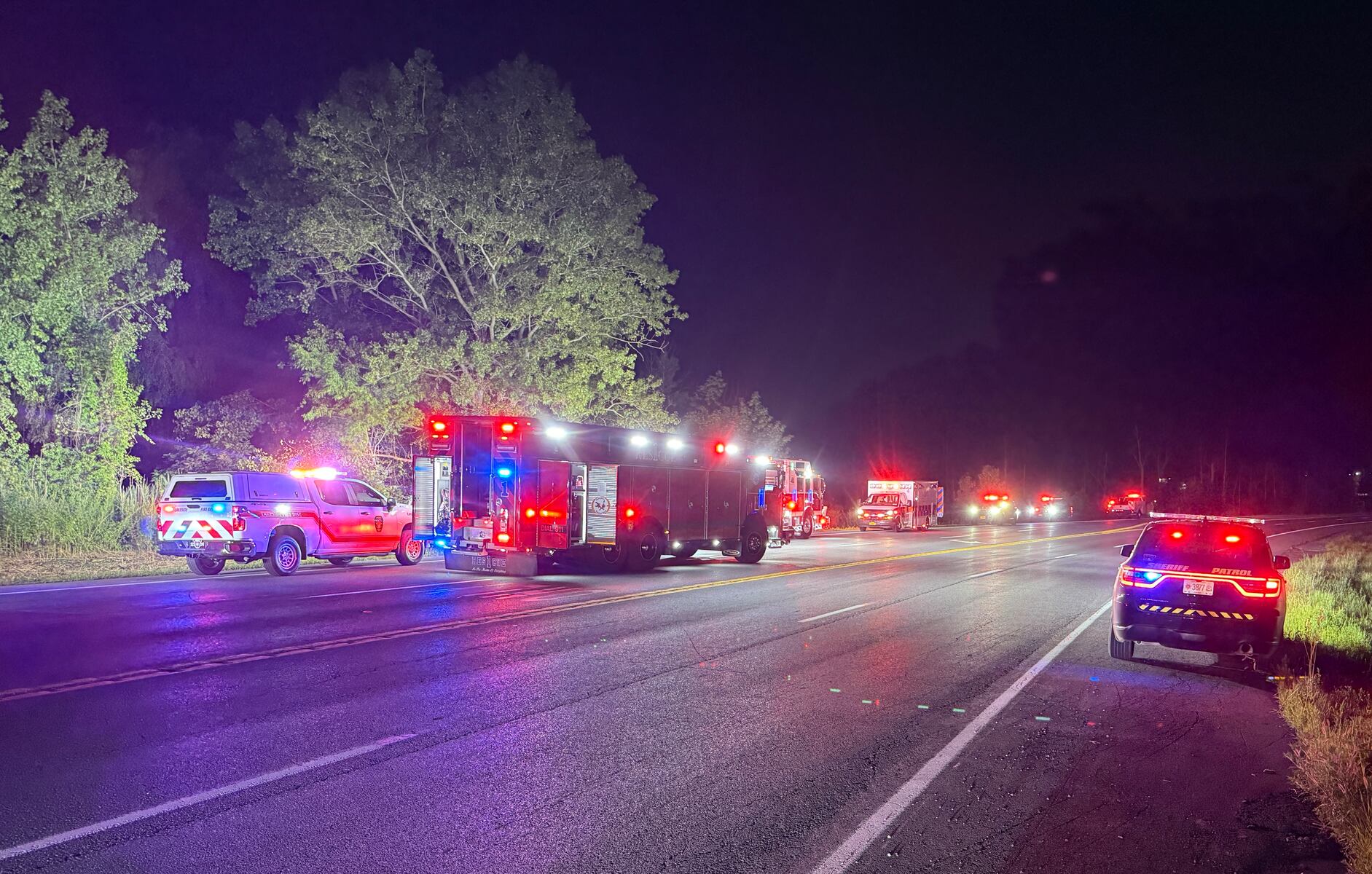 Man hospitalized after vehicle crashes into tree in Van Buren