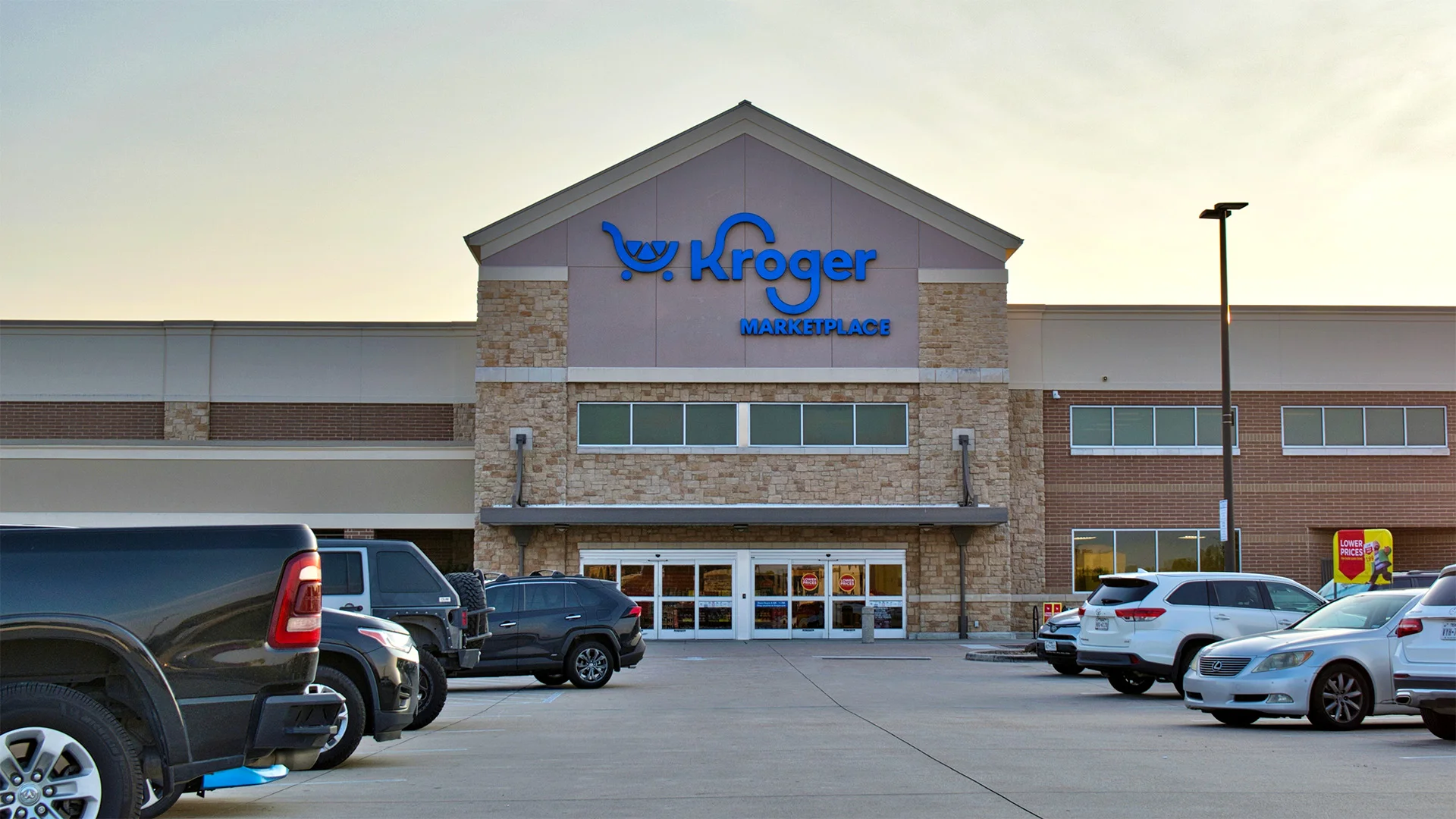 Kroger Is Quietly Closing Dozens of Stores in 2026: See the Complete List of Locations