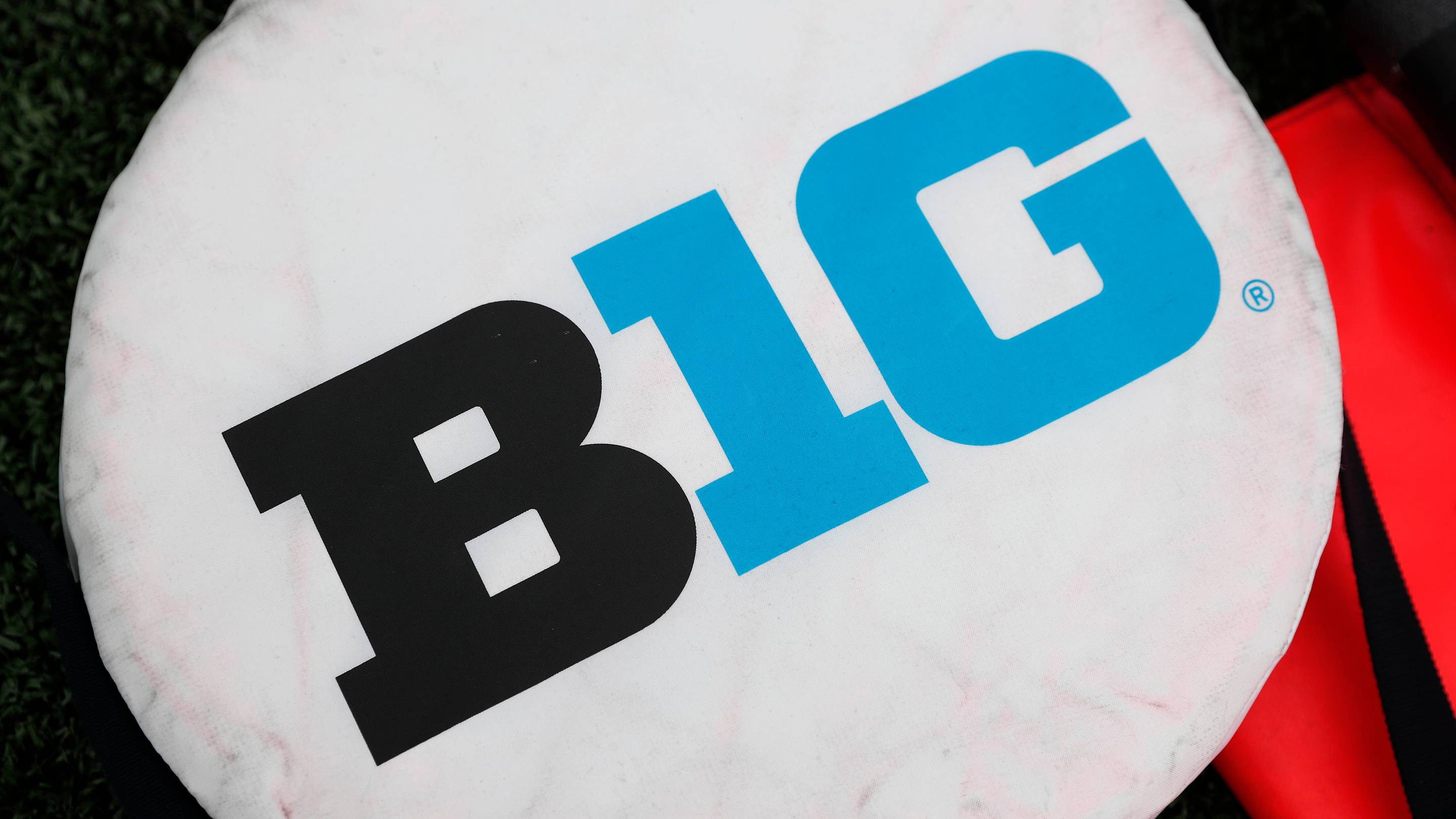 Predicting Big Ten win totals for 2026 college football season