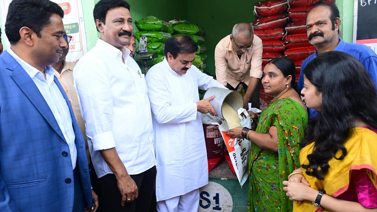 Sale of fine-quality rice at discounted prices begins in Andhra Pradesh