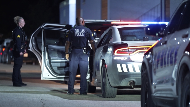 Suspect remains at large after Oak Cliff shooting, police say