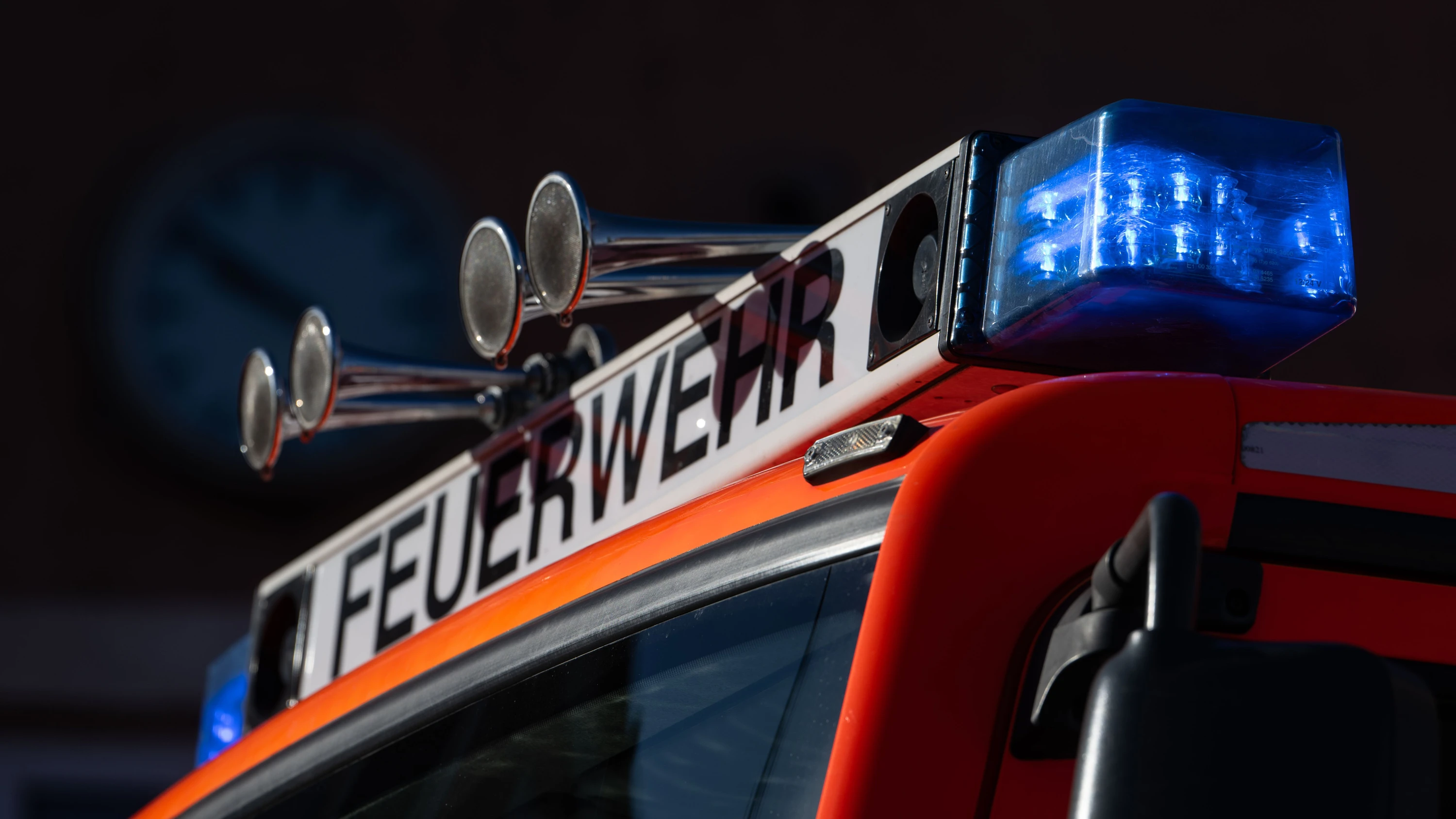 Rhein-Main-Liveblog: 200 Rettungskräfte wegen Großbrand in Unternehmen im Einsatz
