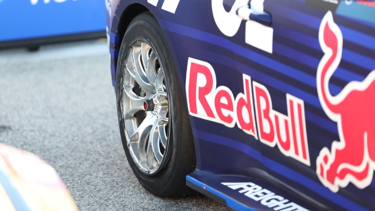 'How did that stay on?' Kiwi Supercars star's Perth miracle extends championship lead
