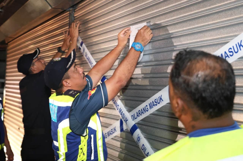 Selangor demolishes 72 illegal factories on government land, majority in Shah Alam