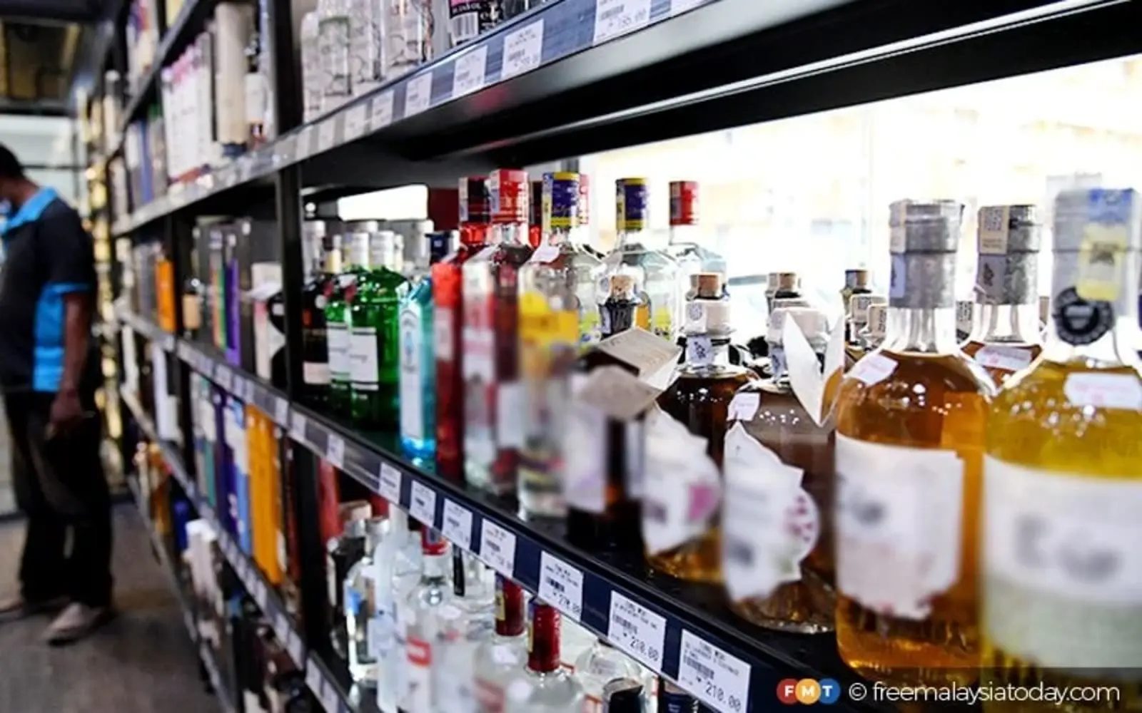 India bars some Diageo, Inbrew liquor over artificial flavouring