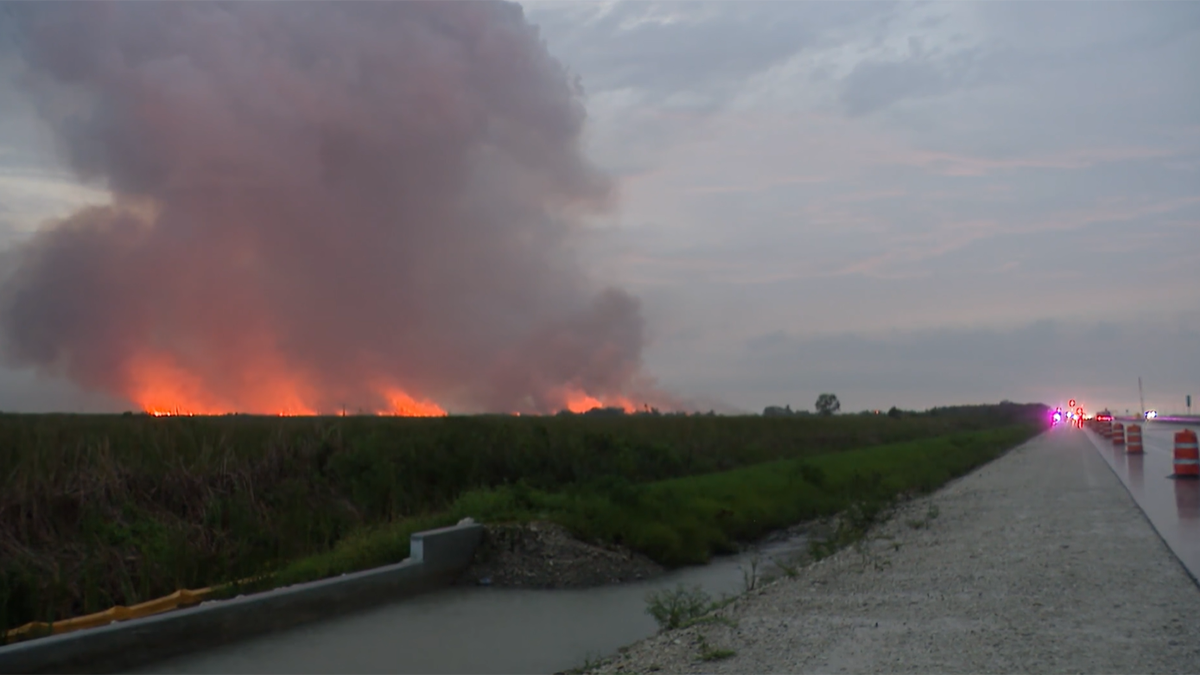Large brush fire burns 750 acres in southwest Miami-Dade