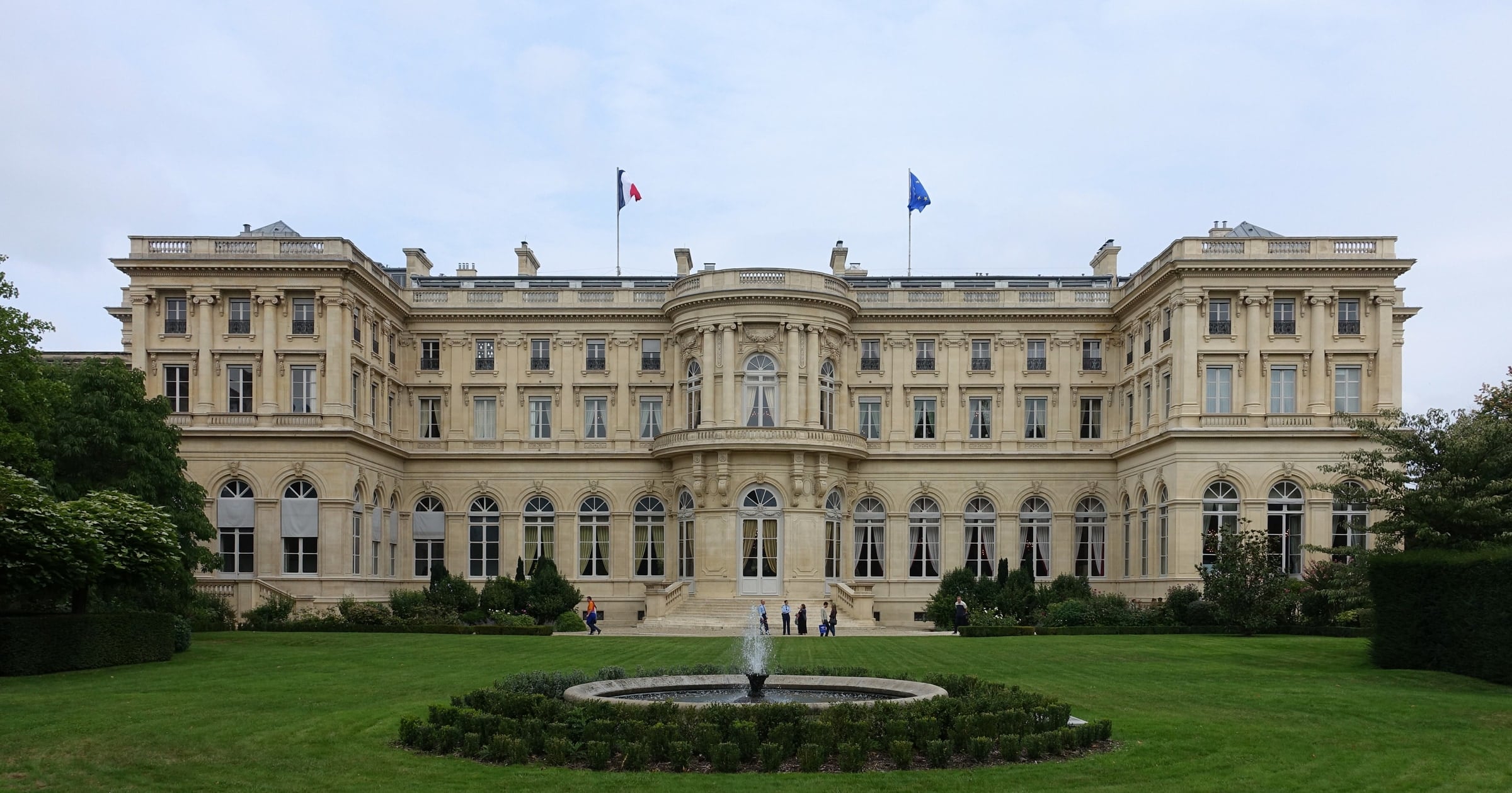 France lowers foreign ownership threshold for sensitive firms to 10%, with crypto explicitly in scope