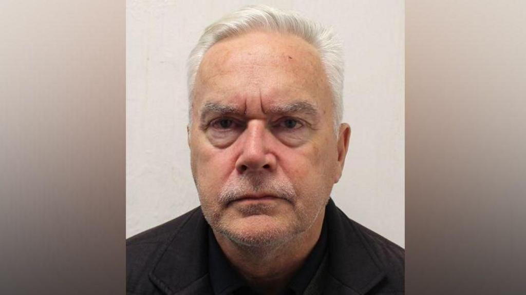 Huw Edwards wedi cystadlu am Goron yr Eisteddfod, BBC yn deall