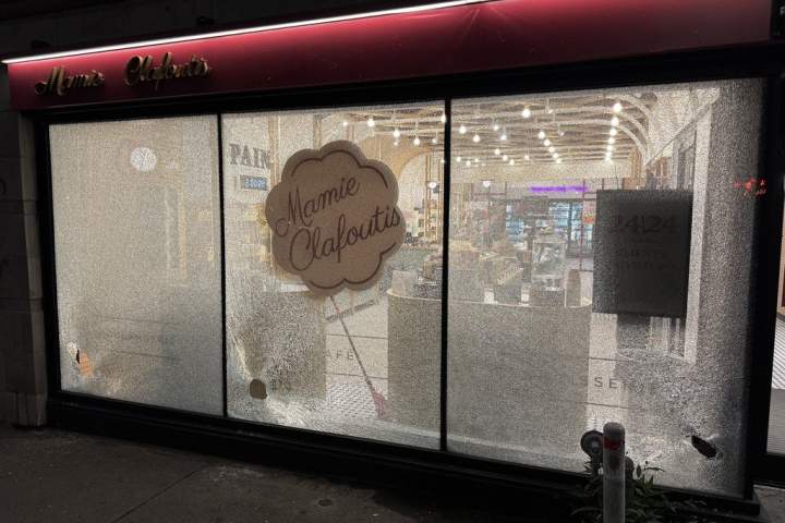 Montreal self-serve bakery vandalized again as anti-tech message left