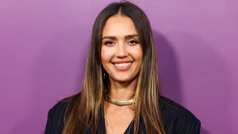 Jessica Alba's Chocolate Brown Jeans Are the 'It'-Girl Trend for Fall