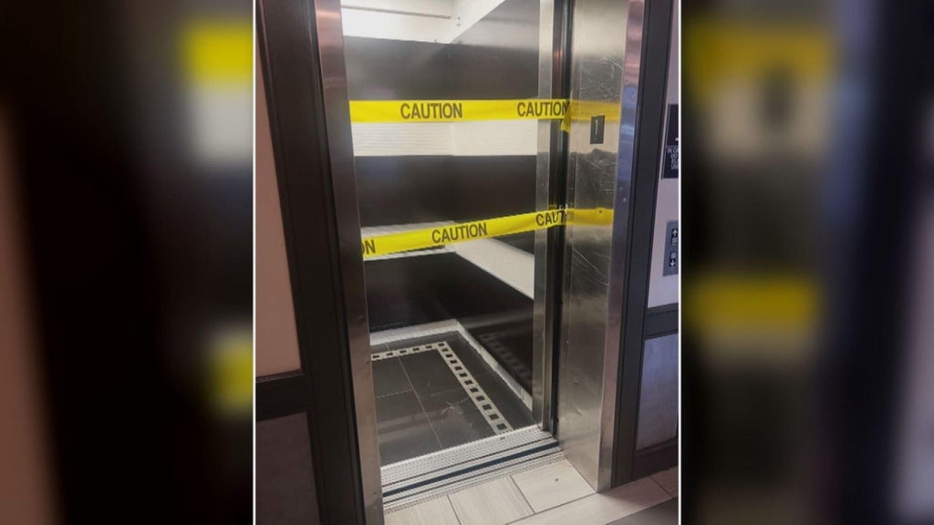 Tenants in South Loop high-rise apartment building haven't had working elevators for weeks