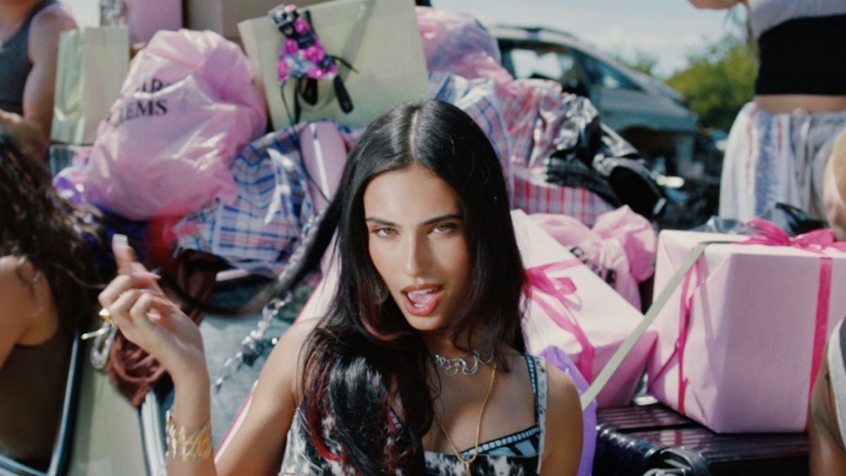 Kylie Cantrall Announces “The Valley Girl Problems Tour” for Fall 2026