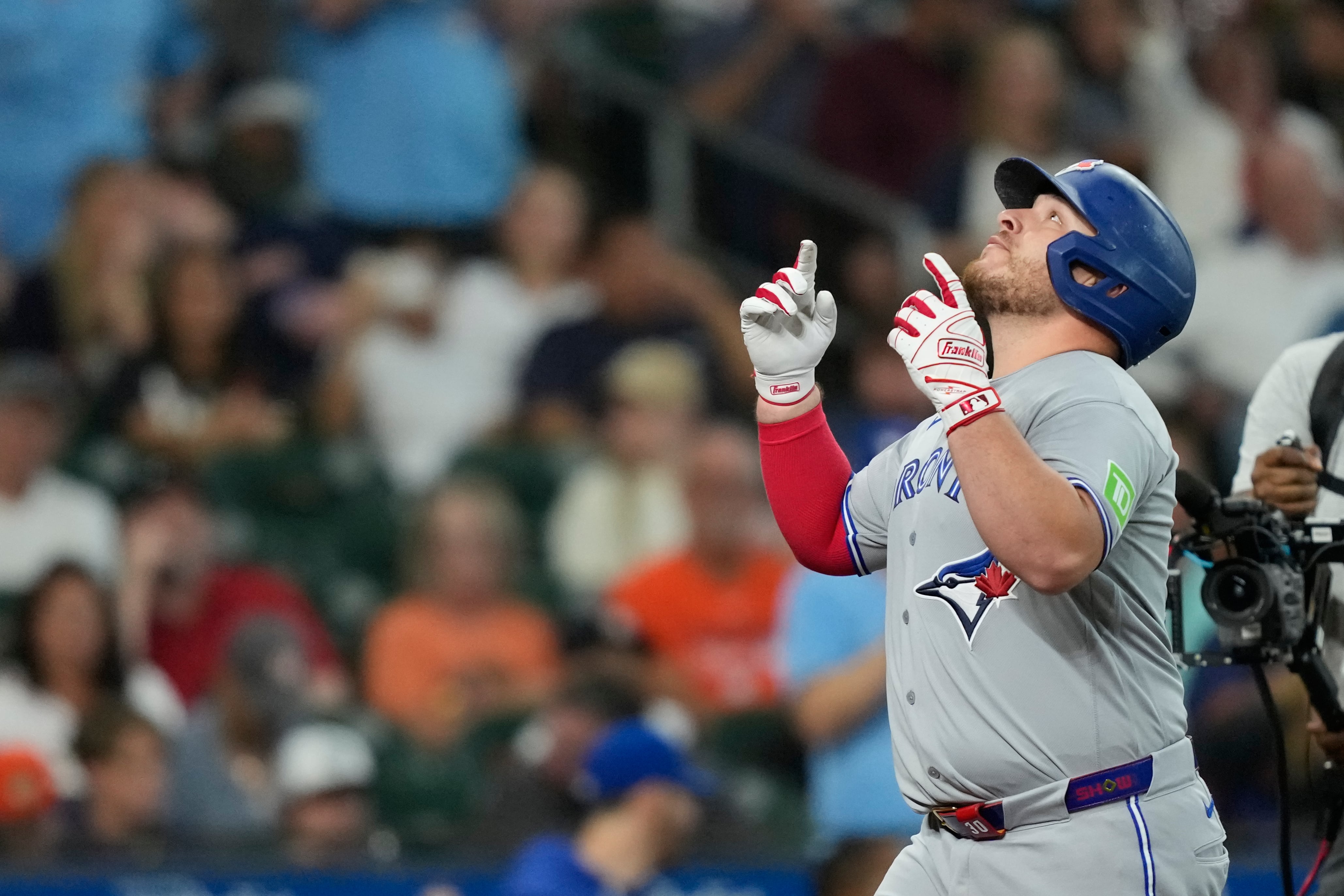 Kirk goes deep for a Blue Jays win 3-1 as they snap the Astros’ 6-game streak after a chaotic day of trades