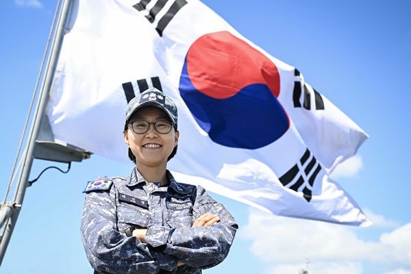 Navy Appoints First Woman to Command Captain-Level Warship