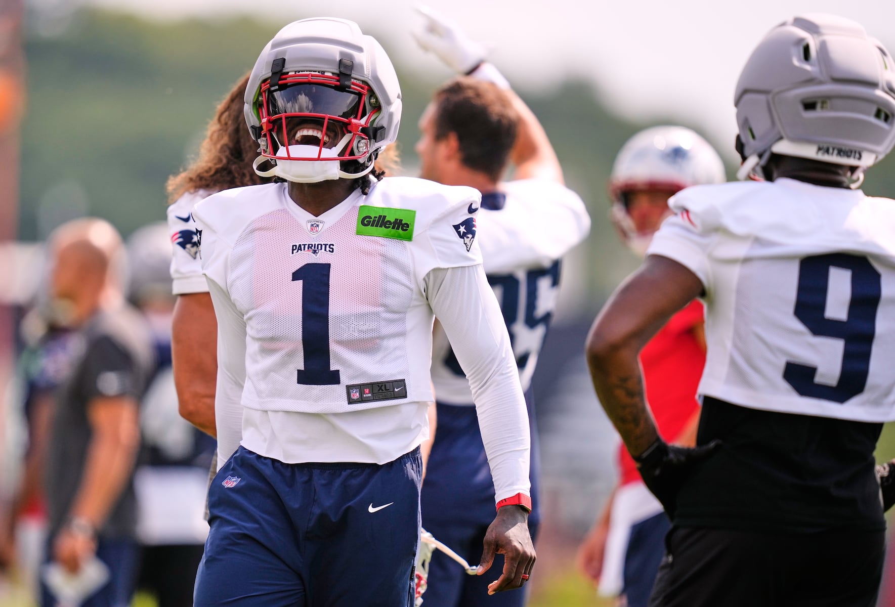 Karen Guregian: Patriots training camp delivers must-see theater with Brown vs. Gonzalez
