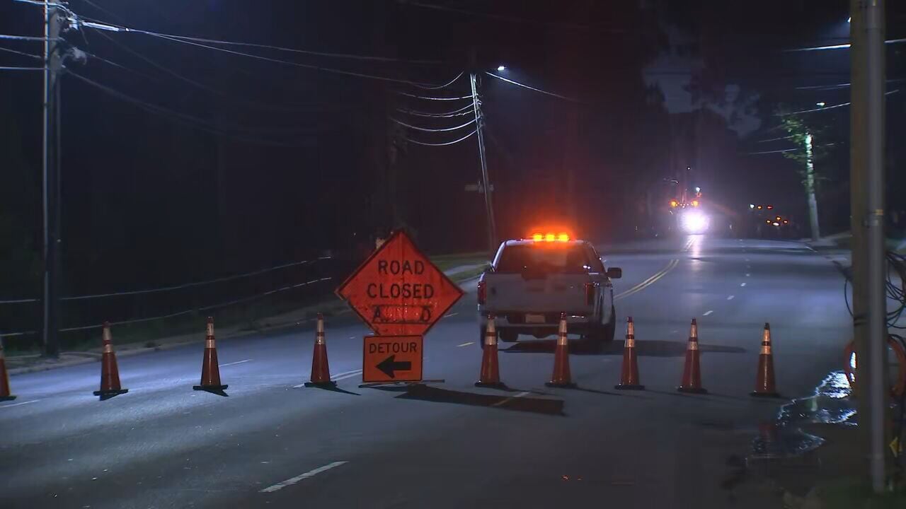 South Charlotte crash leads to power outage, road closure