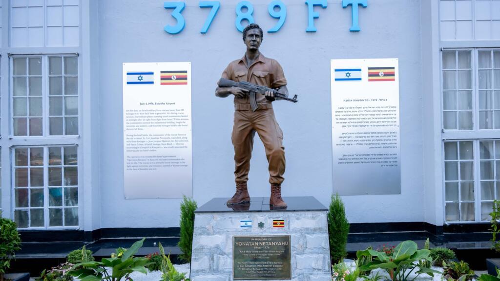 Ugandan military honours Netanyahu’s brother with Entebbe memorial statue