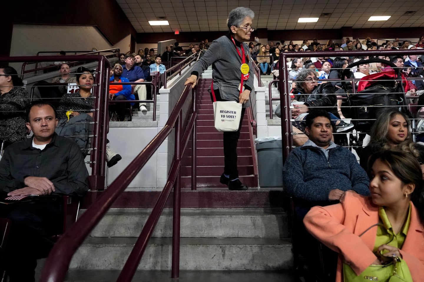 Nonpartisan groups can resume registering newly naturalized citizens to vote at USCIS sites