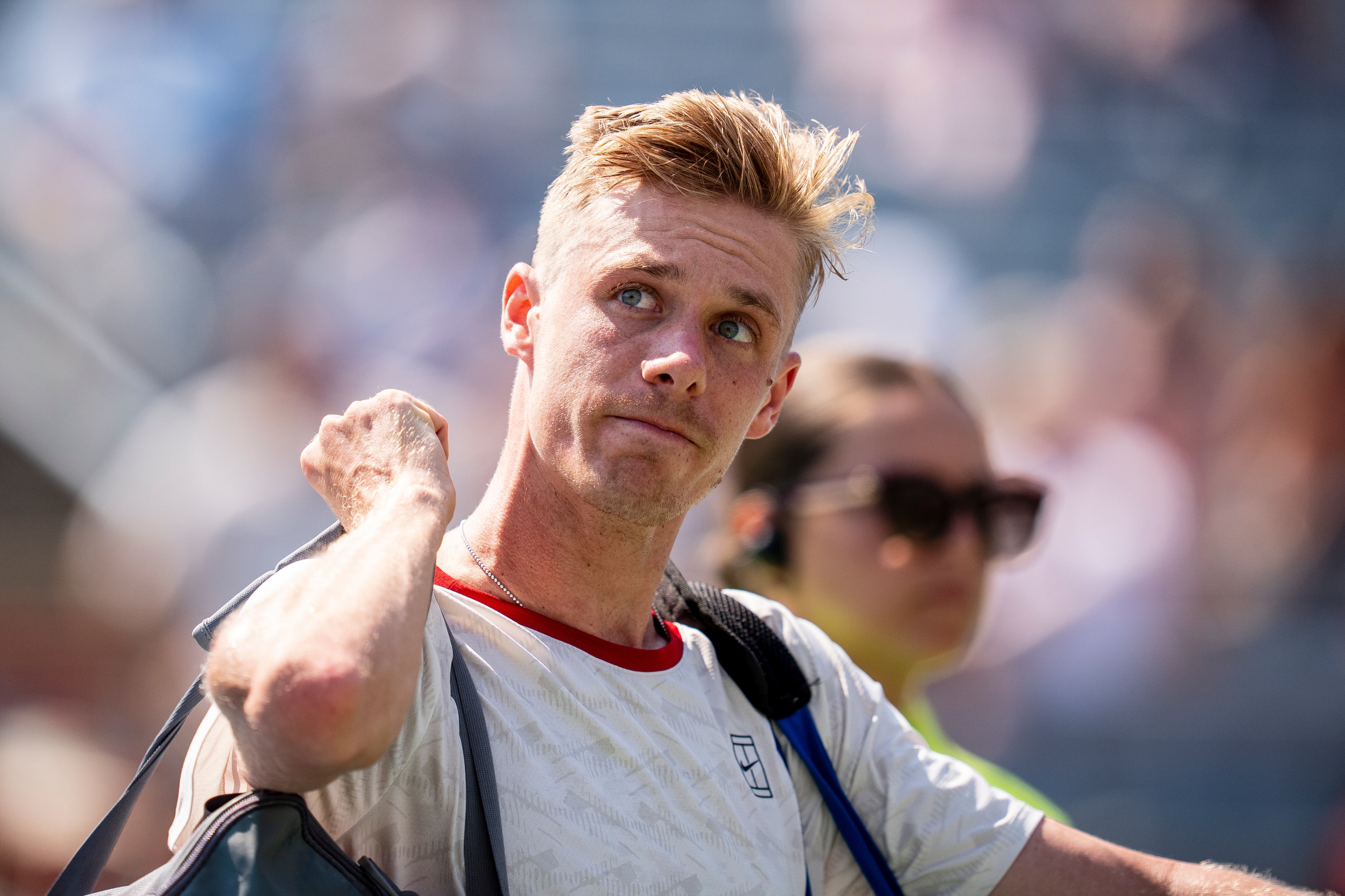 Ankle injury forces Shapovalov to retire in NBO first round