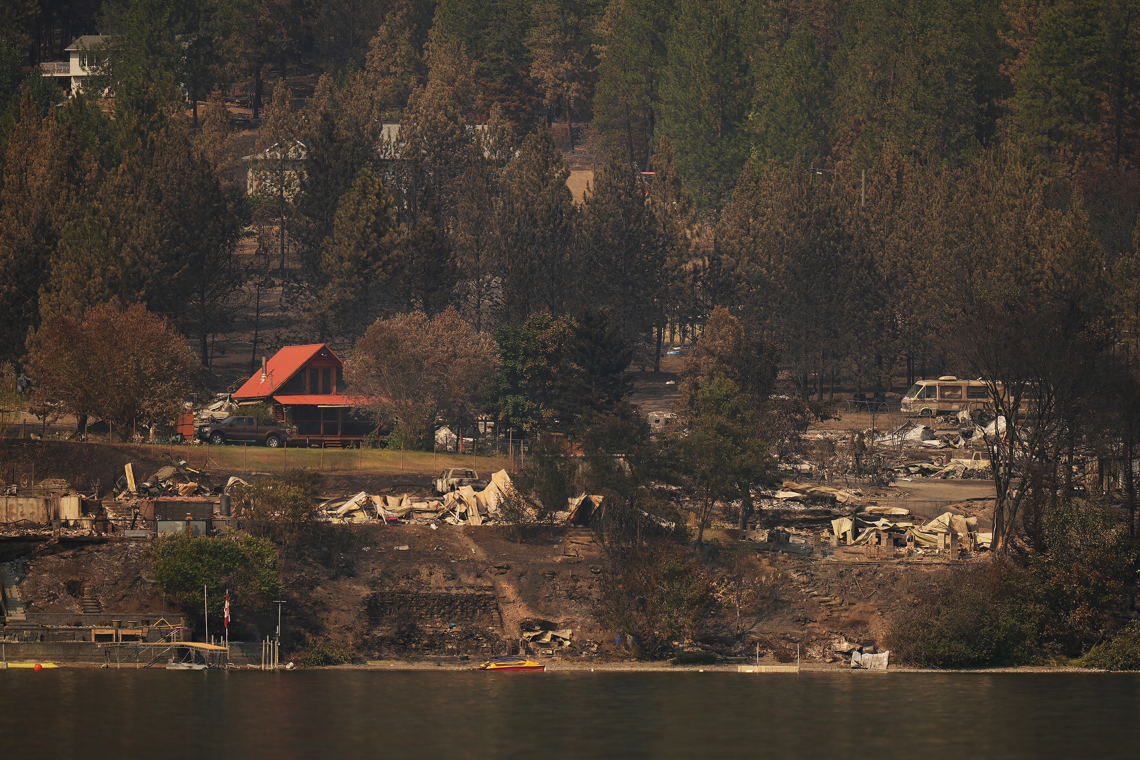 Volunteers in B.C.’s North Okanagan provide help, supplies to wildfire evacuees