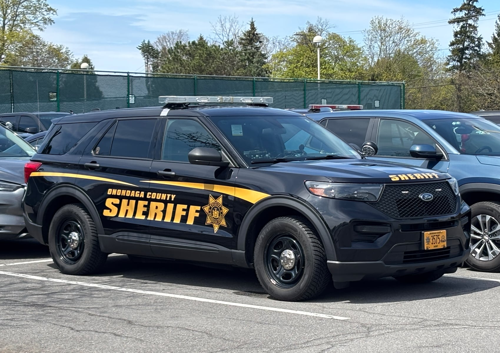 Box truck strikes Onondaga Lake Parkway Bridge
