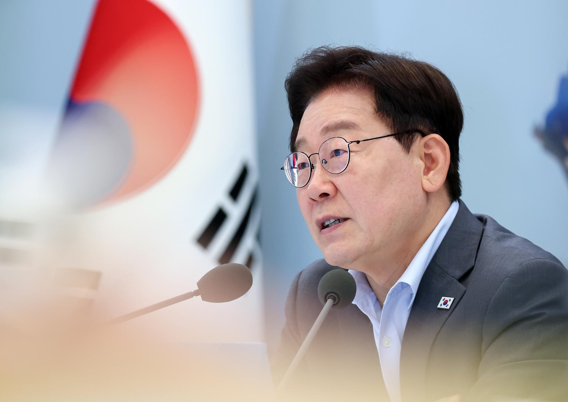 Lee to hold closed-door meeting this week to review real estate policies