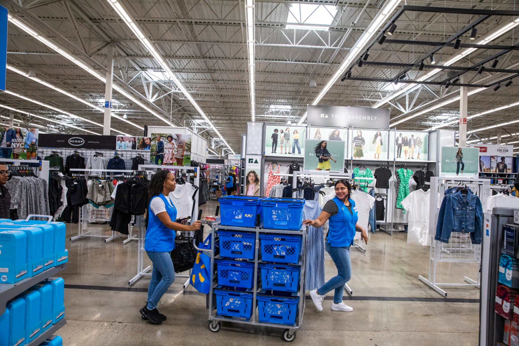 How much does Walmart pay? Salaries for store managers, pharmacists, team leaders and more