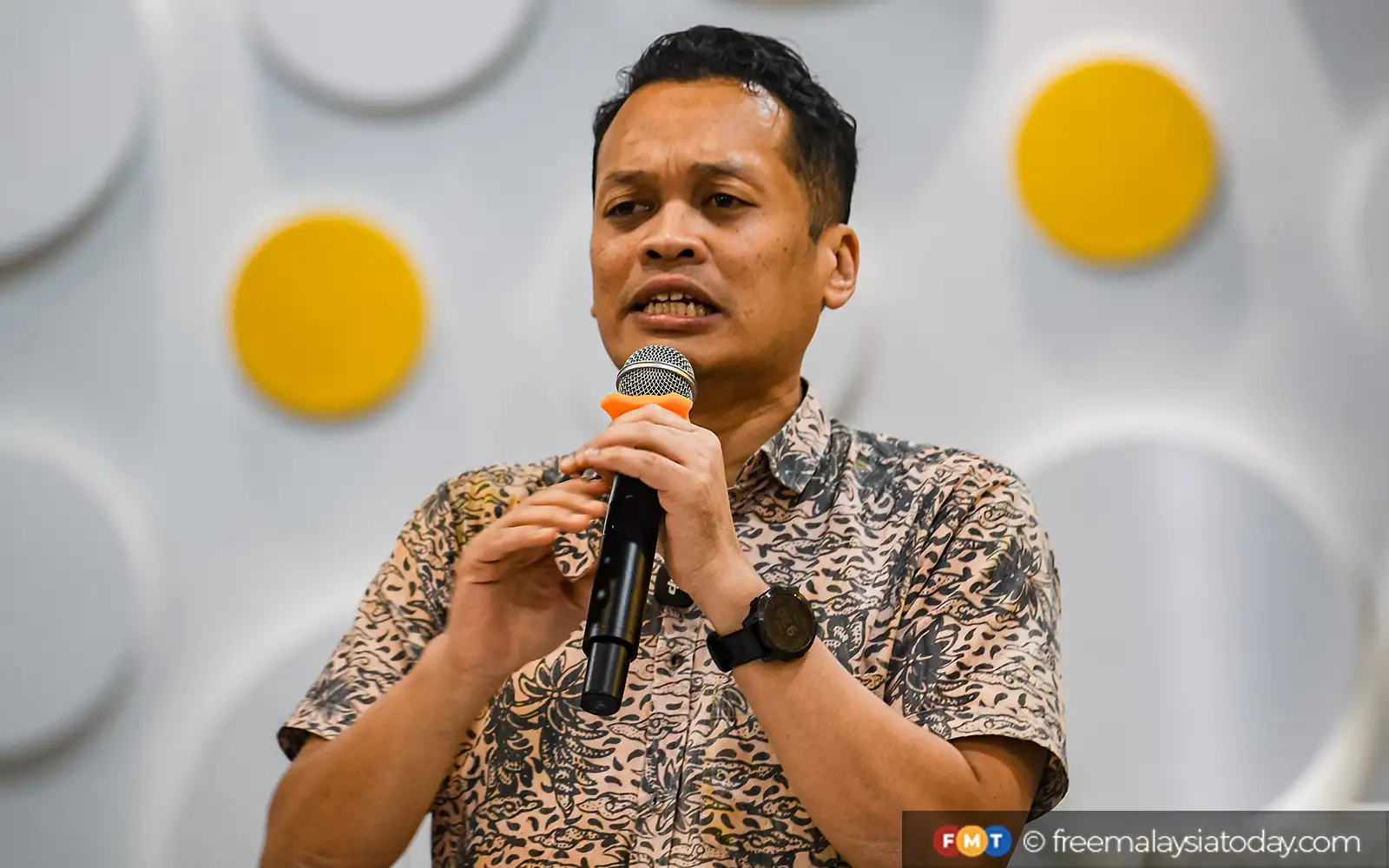Kerjasama politik sentiasa hadir dengan kompromi, kata Nik Nazmi