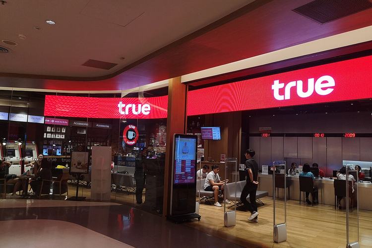China Mobile considers sale of stake in Thailand's True Corporation - report