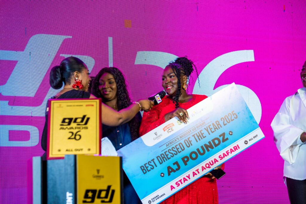 AJ Poundz receives prize for winning ‘Best Dressed’ at 2025 Guinness Ghana DJ Awards